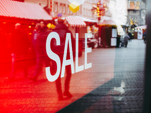 ¿Cómo puedes ganar visibilidad en tu tienda gracias al vinilado para escaparates? La decoración del exterior de tu local es fundamental para ganar clientes y destacar entre la competencia.